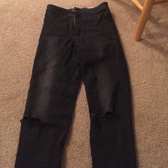 High wasted ankle ripped jeans
