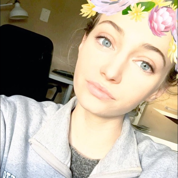 Meet your Posher, Maddie - Picture 1 of 1