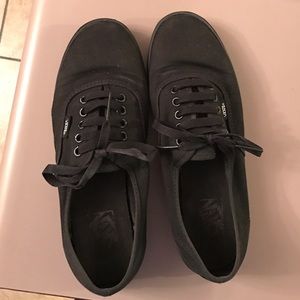 All black Vans