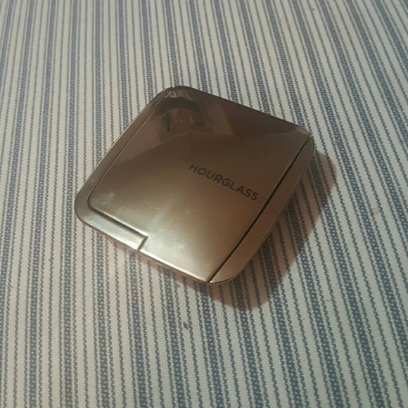 Hourglass Ambient Lighting Blush in Mood Exposure