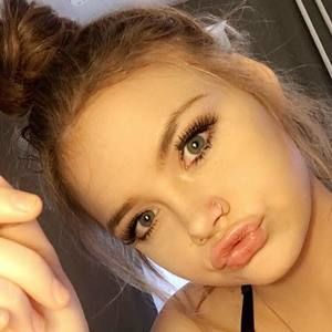 Meet your Posher, Madeline