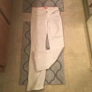 Amazing pair of white jeans