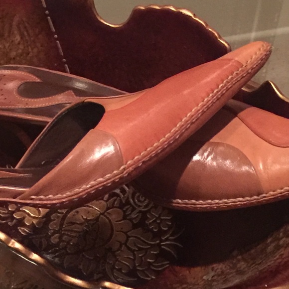 Shoes - Picture 2 of 4