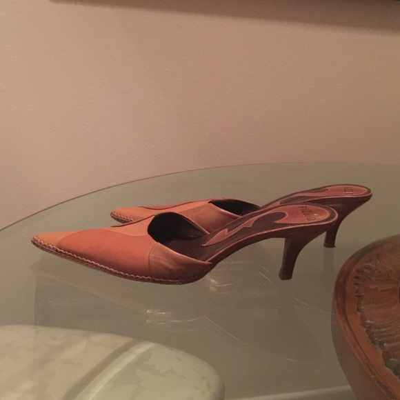 Shoes - Picture 3 of 4