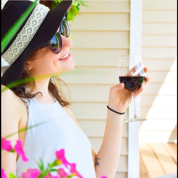 Meet your Posher, Meghan - Picture 1 of 1