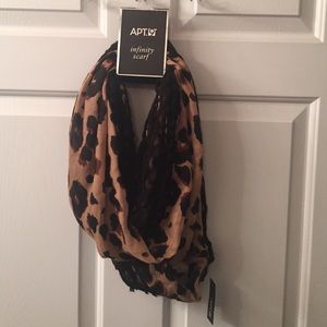 NWT Apt 9 infinity scarf