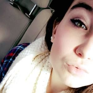 Meet your Posher, Caitlin