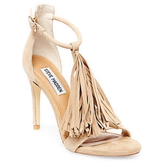 Steve Madden Shoes - 🆕 Taupe Fringe Sandals