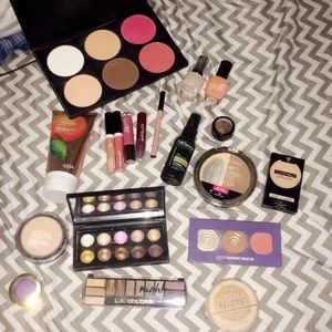 Makeup Bundle! Ask Questions!