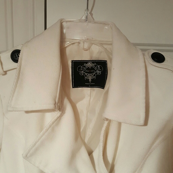 Ivory jacket - Picture 3 of 4