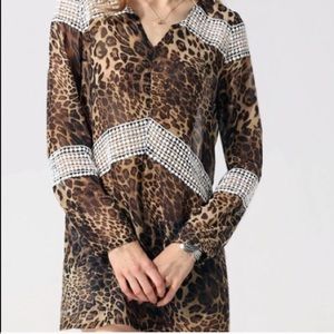 Cheetah print tunic with lace