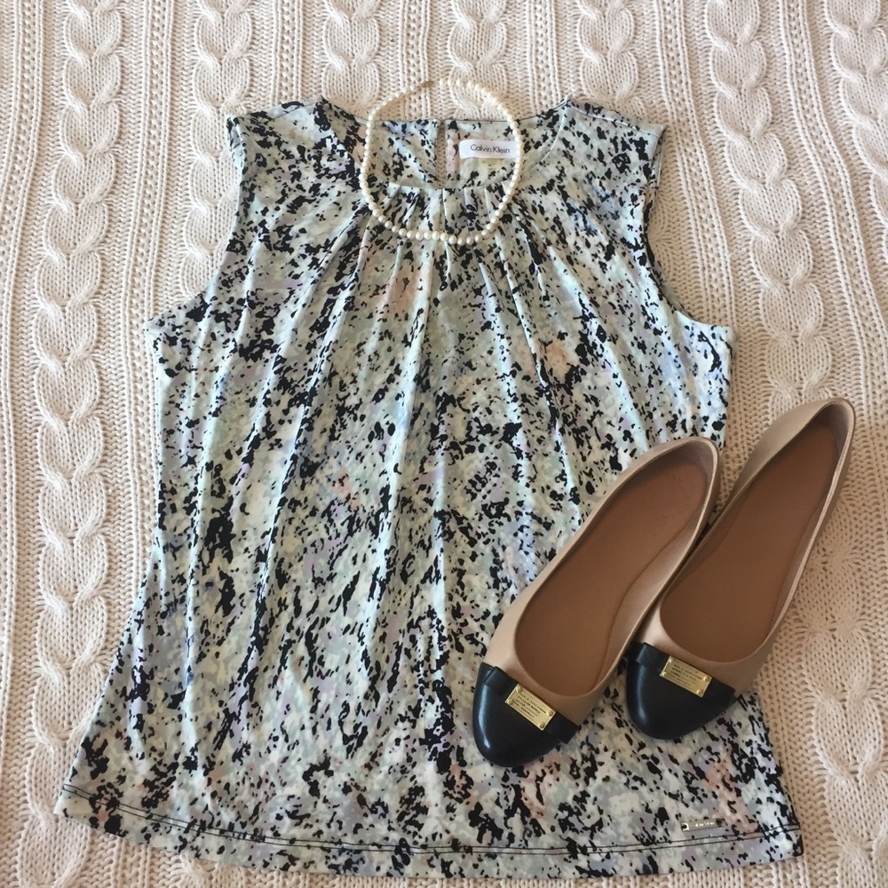 Calvin Klein Scoop Neck Top!