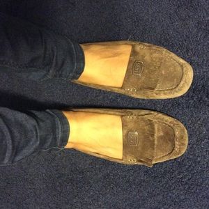 UGG Moccasin size 6.5
