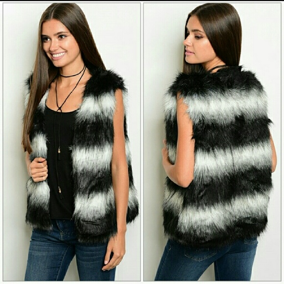 EVERLY Statement Faux fur vest - Picture 2 of 3