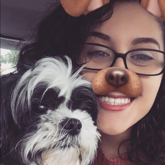 MEET YOUR POSHER!! SELINA😊 - Picture 1 of 1