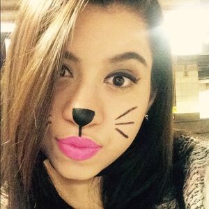 Meet your Posher, Leonela