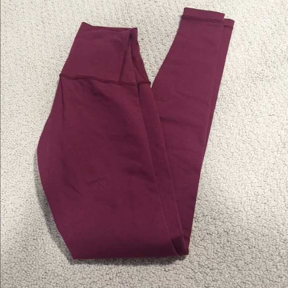 Lululemon wunder under size 4 leggings