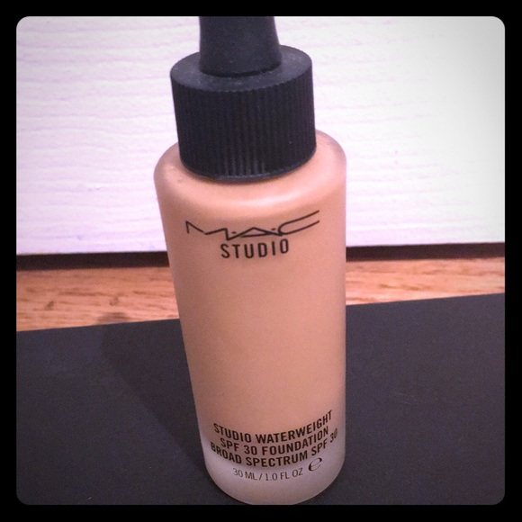 MAC studio Waterweight foundation #NC37