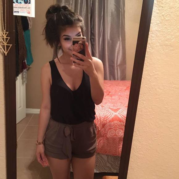 Meet your Posher, Alejandra - Picture 1 of 1