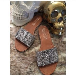 FINAL PRICE - KENDALL & KYLIE SANDALS