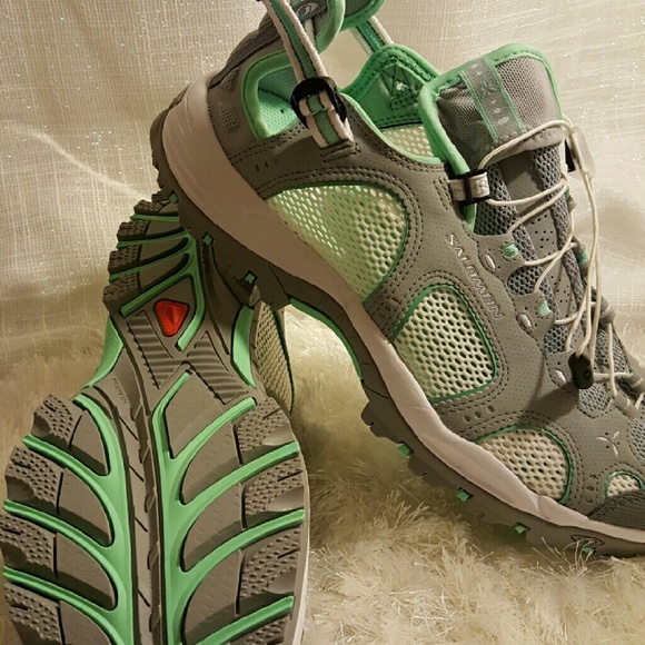 Salomon tennis shoes