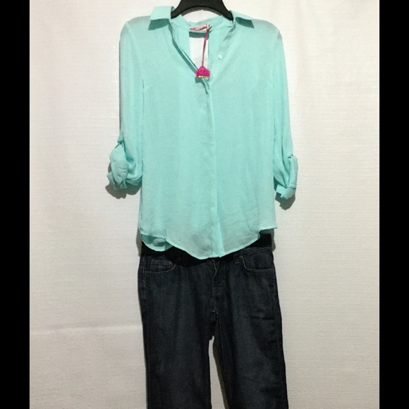 Light blue cute blouse. - Picture 3 of 4