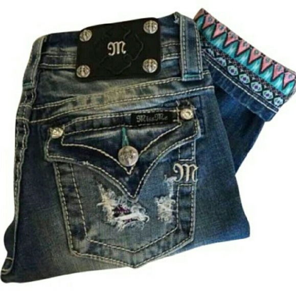 Miss Me Signature Cropped Jeans