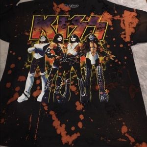 Distressed Kiss T-Shirt