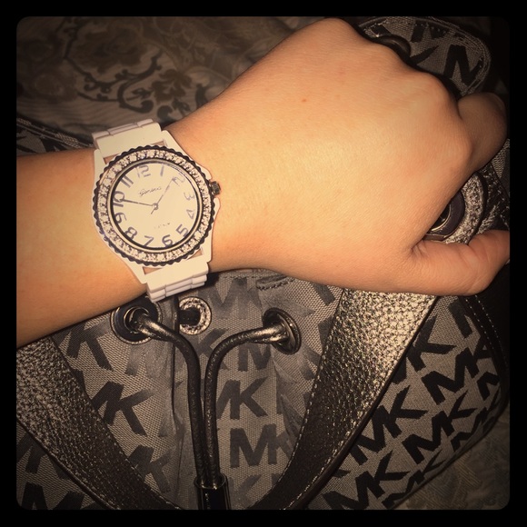 White rhinestone jelly watch - Picture 1 of 4