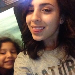 Meet your Posher, Monique