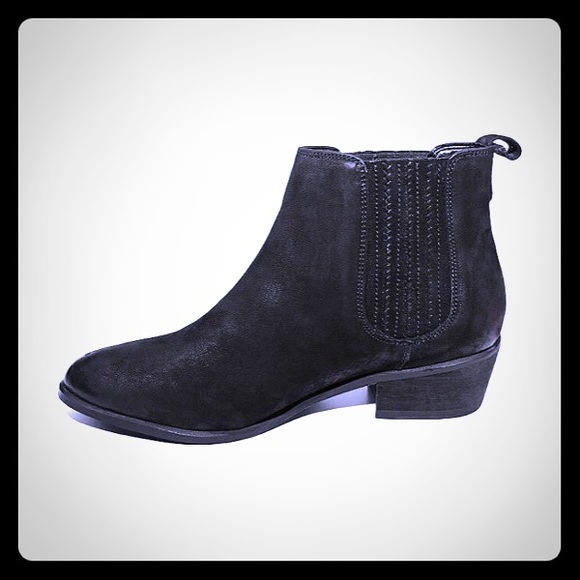 Steve Madden Chelsea Boots
