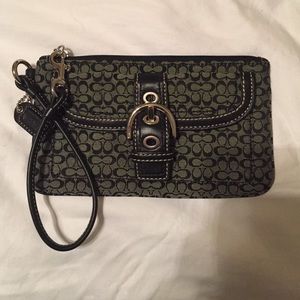 NWOT Authentic Coach hand/clutch wallet