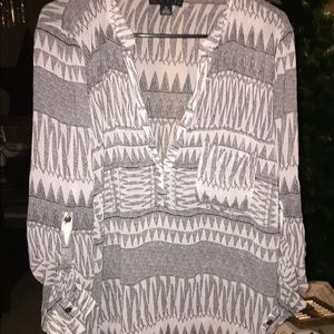 3/4 sleeve sheer black and white blouse