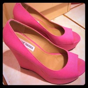 Steve Madden Pink Wedges!! 💝