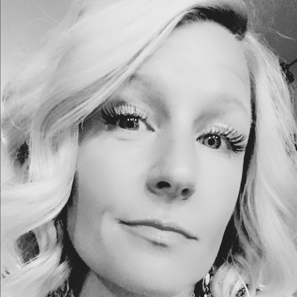 Meet your Posher, Jennifer - Picture 1 of 1