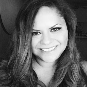 Meet your Posher, Cassandra