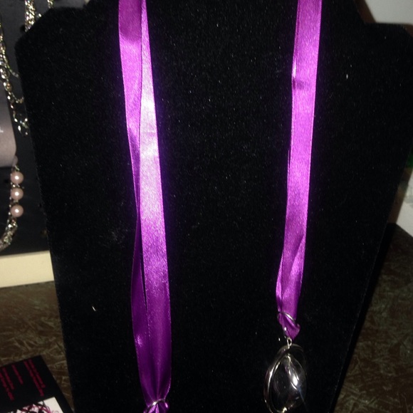 This is our Paparazzi Ribbon neckless - Picture 2 of 3