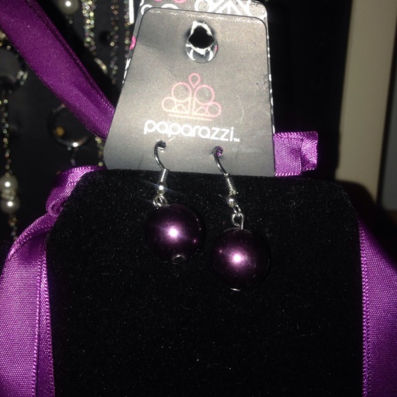 This is our Paparazzi Ribbon neckless - Picture 3 of 3
