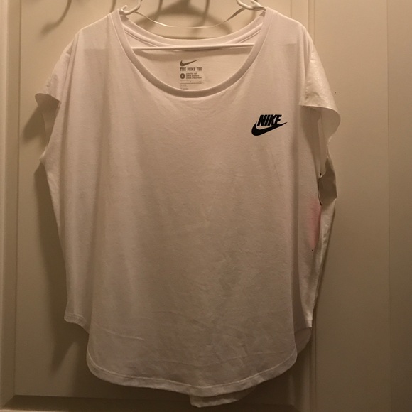 Nike Tops - Nike Oversized Shirt