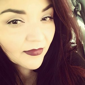 Meet your Posher, Elena