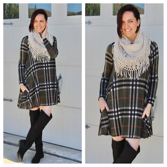 Plaid Sweater knit shift dress - Picture 2 of 2