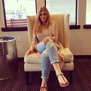 Meet your Posher, Aly