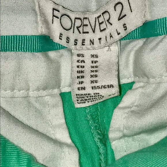 Preowned in Mint Condition Forever 21 Top/Short - Picture 4 of 4
