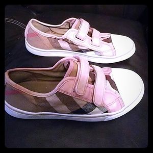 Authentic Worn Burberry Sneakers size Euro 35