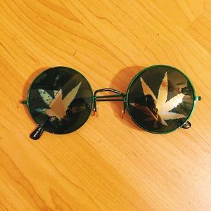 🍀 Weed Sunglasses 🍀
