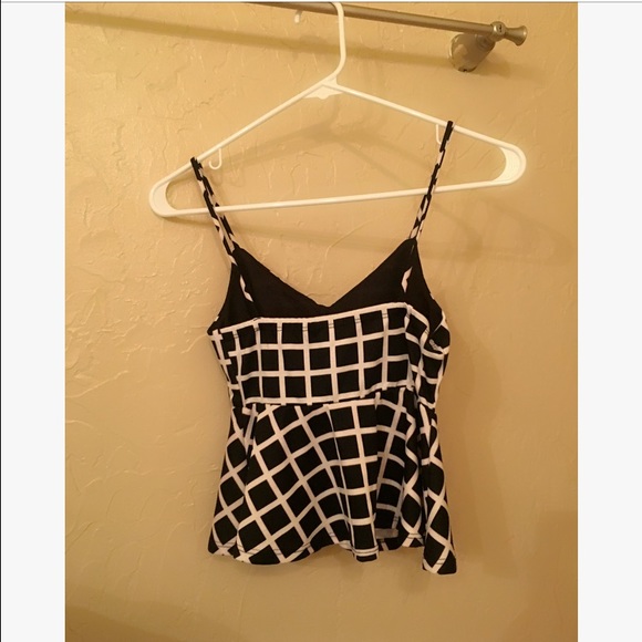 Spaghetti strap top - Picture 2 of 2