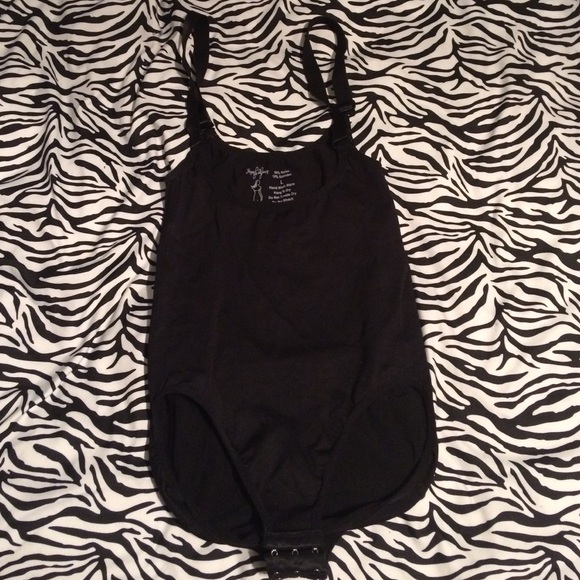 🔻 black bodysuit 🔺