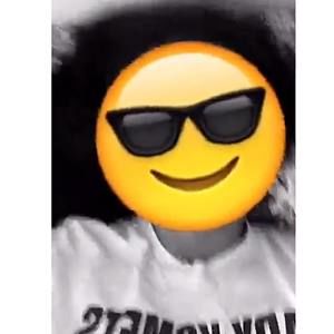 Meet your Posher, Cassandra