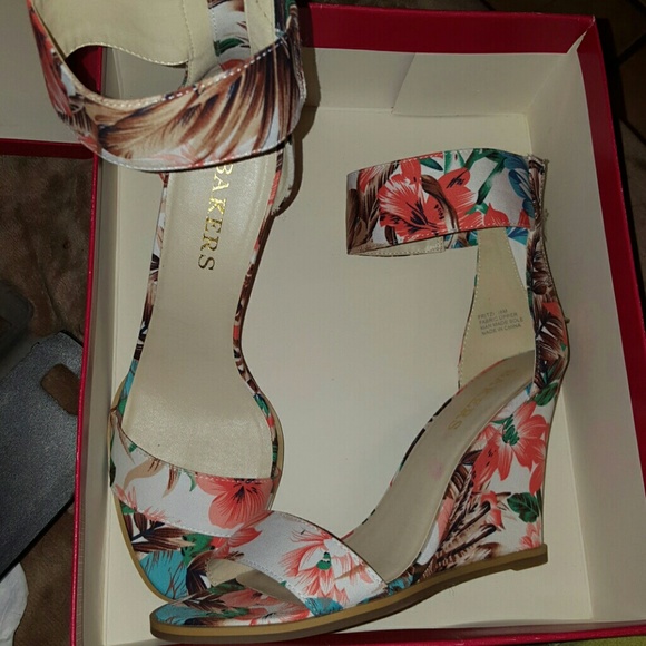 Bakers flowery wedges