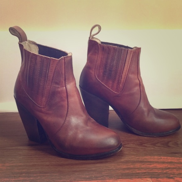 Free bird Steve Madden boots